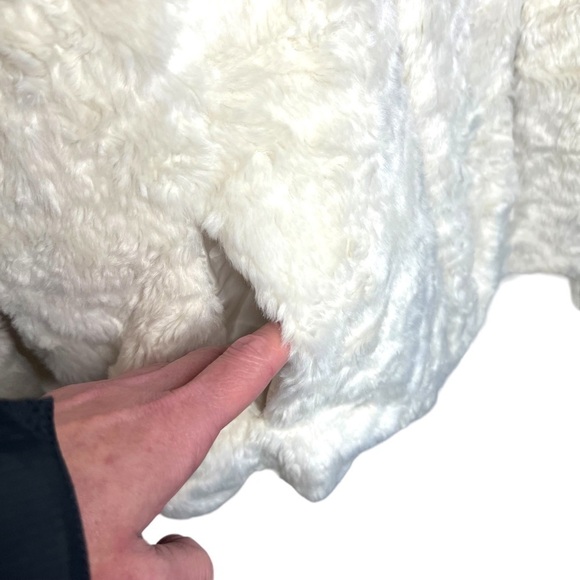 Abercrombie Kids Faux Fur Zip Front Hoodie Slip pockets White Size L - Picture 5 of 6